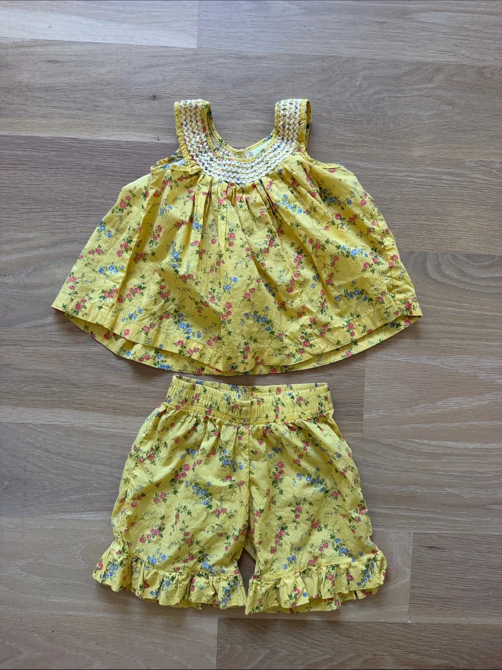 Spilled Milk Yellow Floral Girls' Set - Sleeveless Top & Ruffle Shorts Size 4-5T